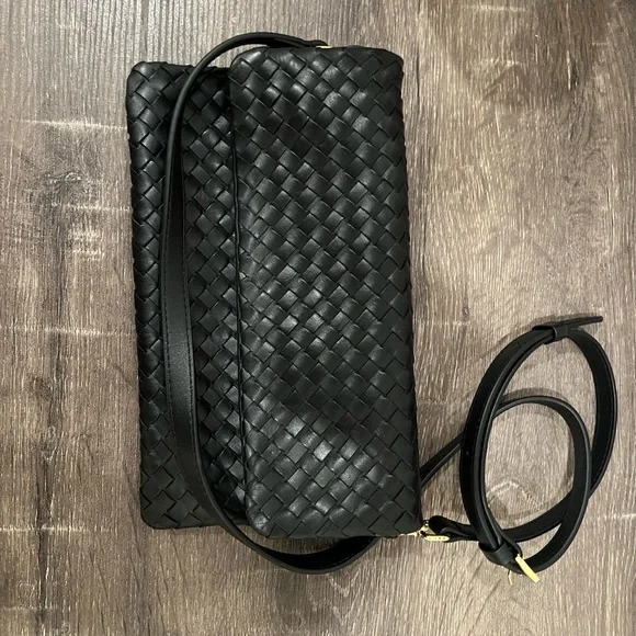 Quince Black Woven Crossbody Bag - Picture 1 of 3